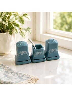 Vintage Ceramic Salt & Pepper Shaker Set With Sugar Bowl & Spoon Blue Floral Des